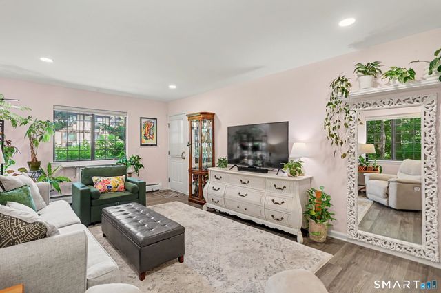 221 Foxwood Lane 221, Milford, CT 06460