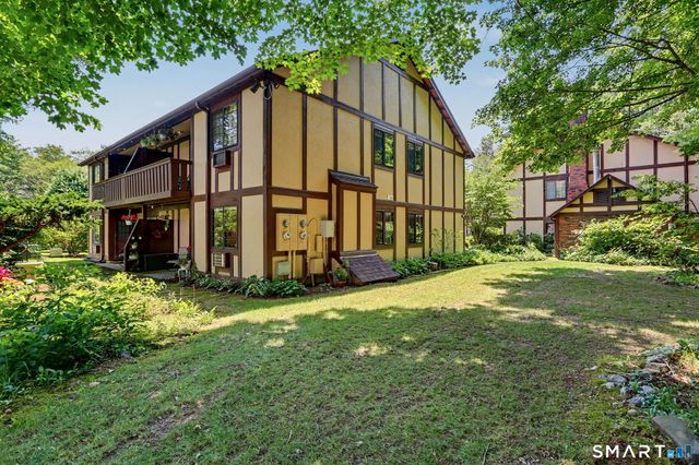 221 Foxwood Lane 221, Milford, CT 06460