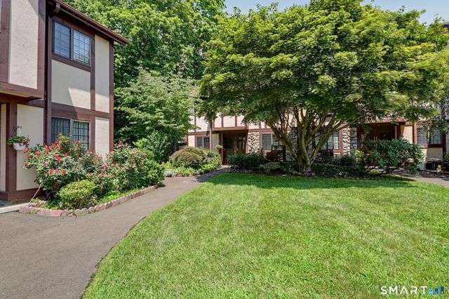 221 Foxwood Lane 221, Milford, CT 06460