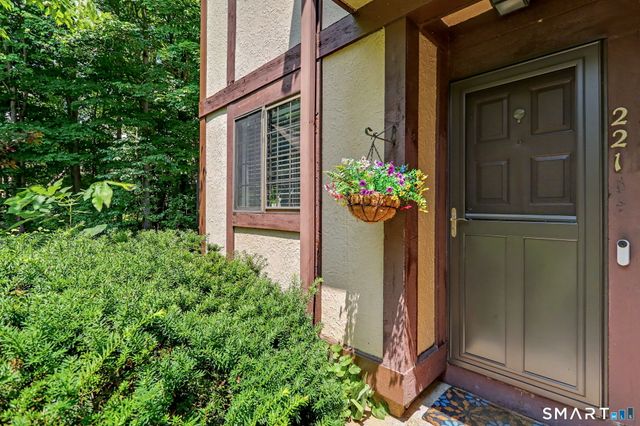 221 Foxwood Lane 221, Milford, CT 06460