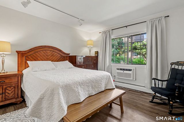 221 Foxwood Lane 221, Milford, CT 06460