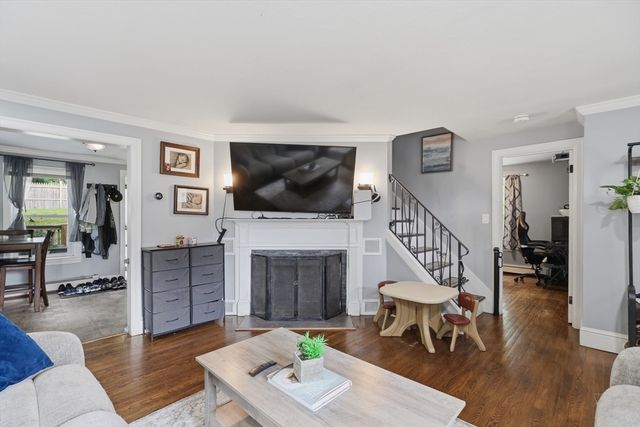 84 Southbridge Rd, Charlton, MA 01507