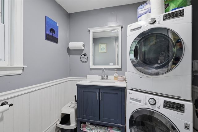 84 Southbridge Rd, Charlton, MA 01507
