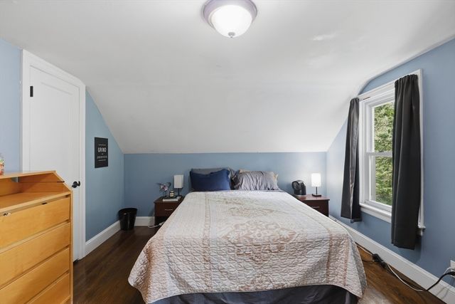 84 Southbridge Rd, Charlton, MA 01507