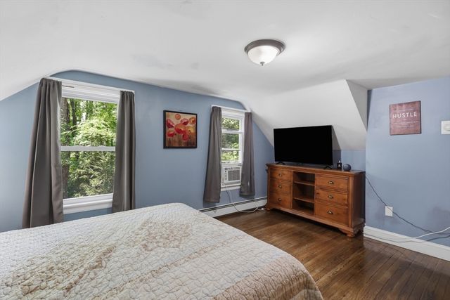 84 Southbridge Rd, Charlton, MA 01507