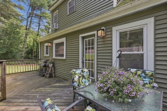 84 Southbridge Rd, Charlton, MA 01507