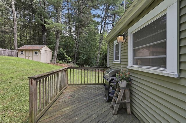84 Southbridge Rd, Charlton, MA 01507