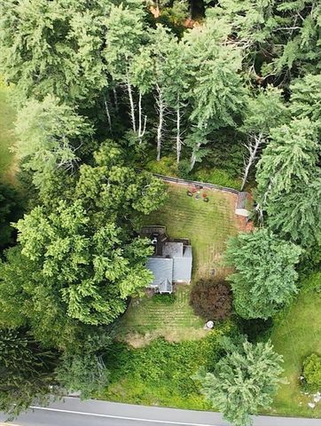 84 Southbridge Rd, Charlton, MA 01507