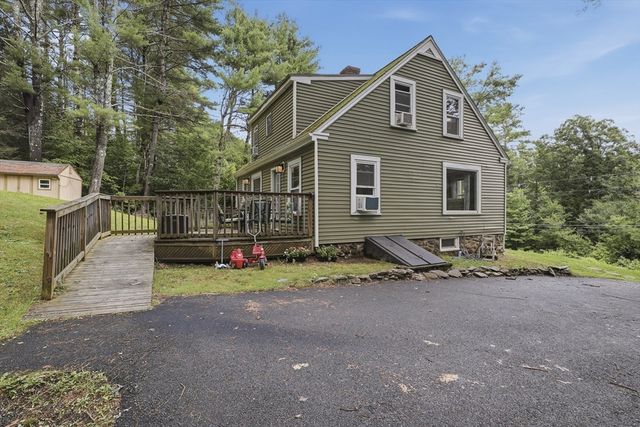 84 Southbridge Rd, Charlton, MA 01507