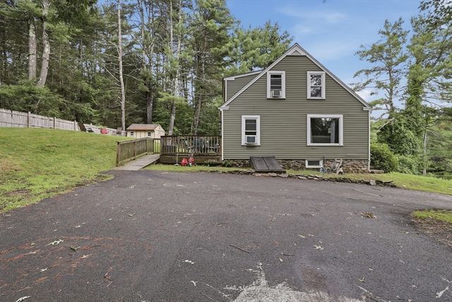 84 Southbridge Rd, Charlton, MA 01507