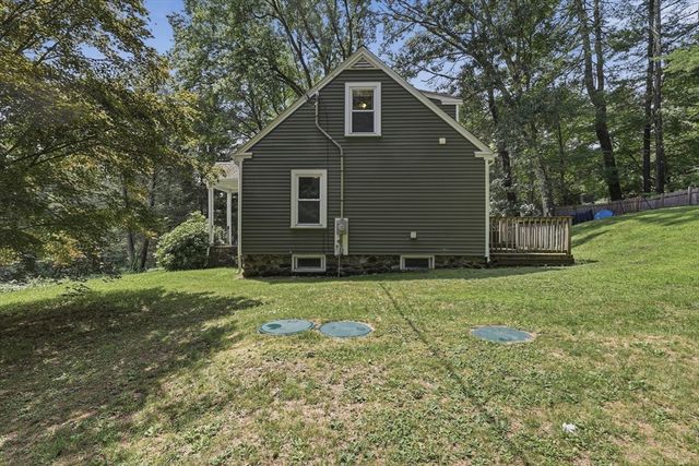 84 Southbridge Rd, Charlton, MA 01507