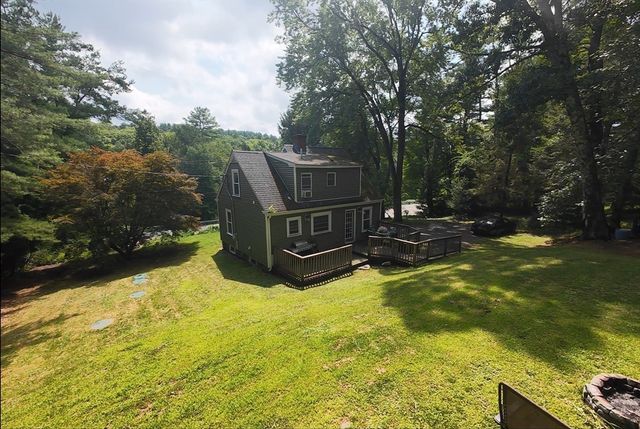 84 Southbridge Rd, Charlton, MA 01507