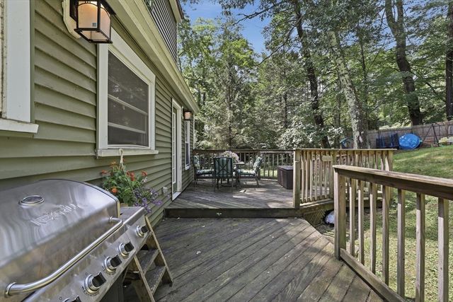 84 Southbridge Rd, Charlton, MA 01507