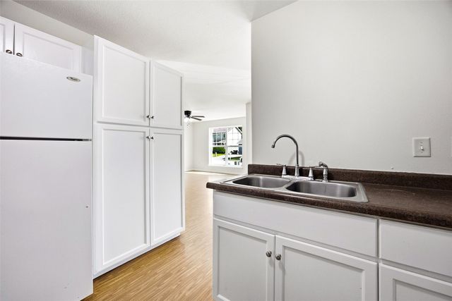 1542 Dickenson Lane, Iowa City, IA 52240