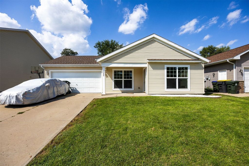 1542 Dickenson Lane, Iowa City, IA 52240