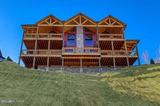 658 Wiley Oakley Drive, Gatlinburg, TN 37738