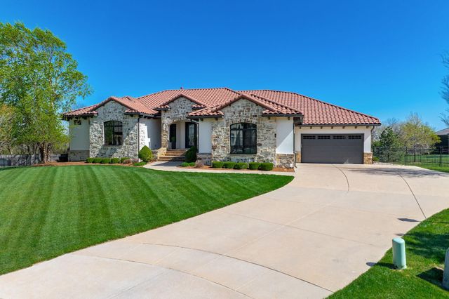 10721 E Crestwood Ct, Wichita, KS 67206