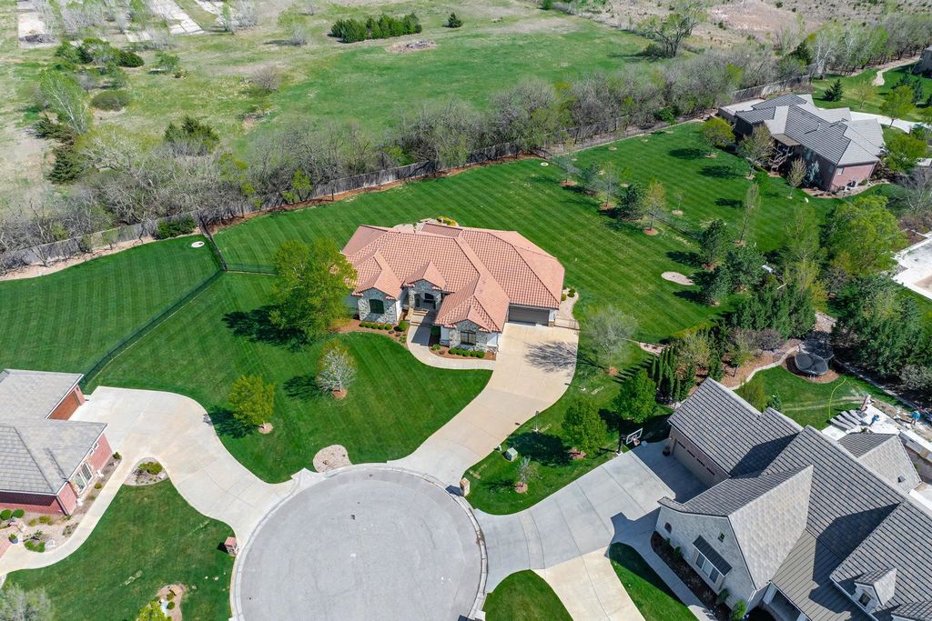 10721 E Crestwood Ct