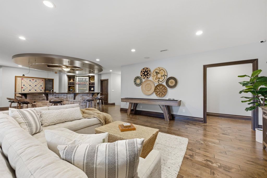 10721 E Crestwood Ct