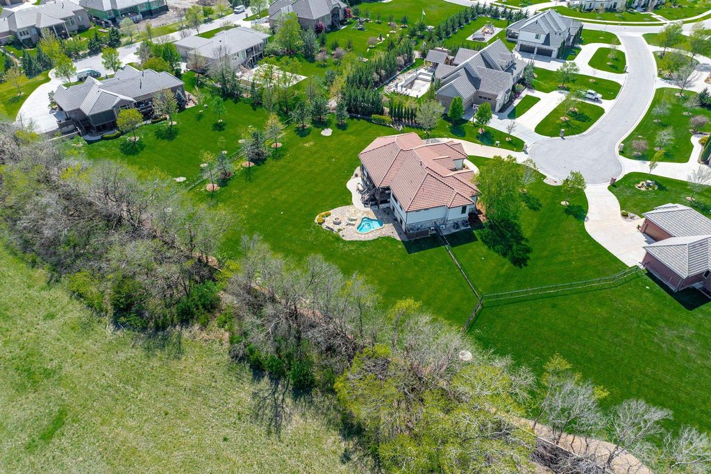 10721 E Crestwood Ct