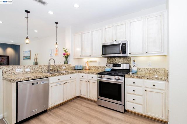 98 W Atento Ln, Mountain House, CA 95391