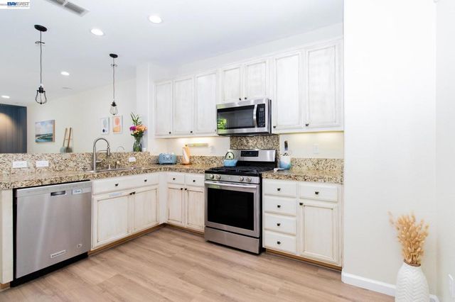 98 W Atento Ln, Mountain House, CA 95391