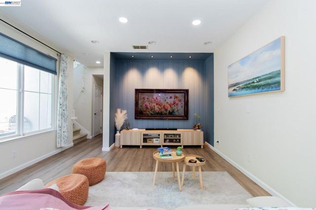 98 W Atento Ln, Mountain House, CA 95391