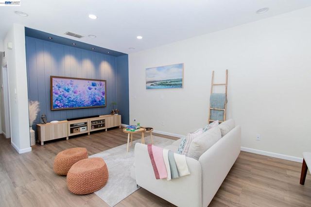 98 W Atento Ln, Mountain House, CA 95391