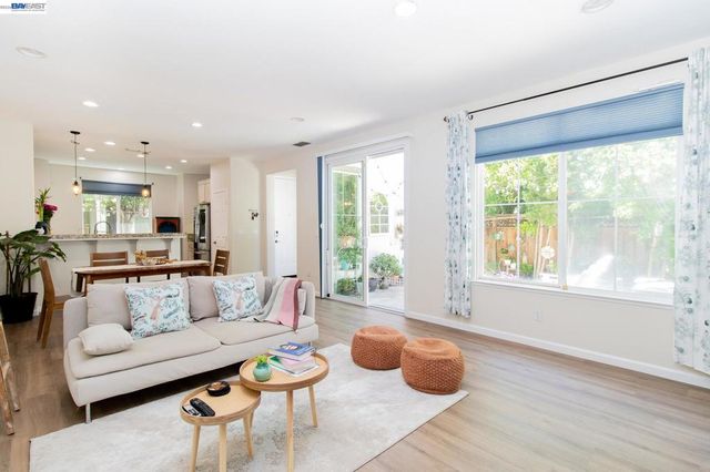 98 W Atento Ln, Mountain House, CA 95391