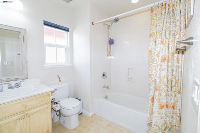 98 W Atento Ln, Mountain House, CA 95391