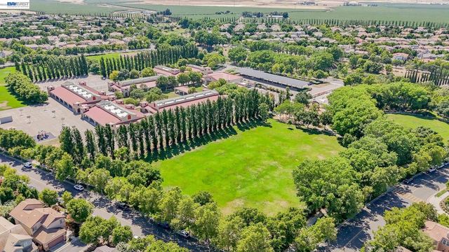 98 W Atento Ln, Mountain House, CA 95391