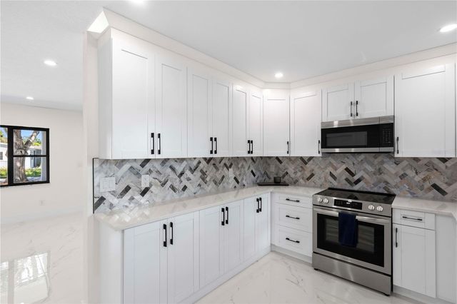 8014 W COMANCHE AVENUE, Tampa, FL 33615