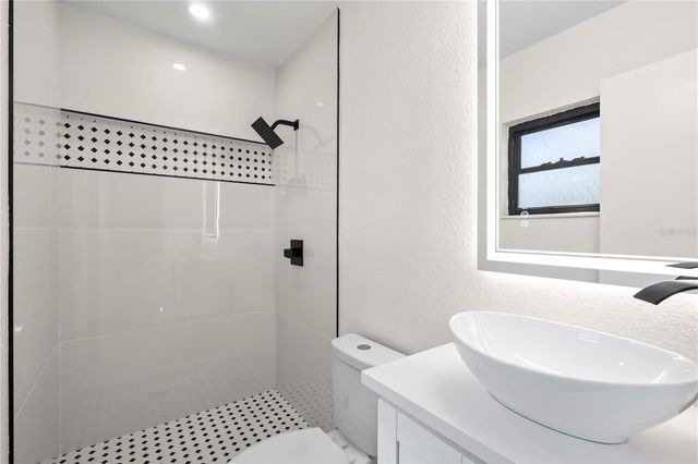 8014 W COMANCHE AVENUE, Tampa, FL 33615