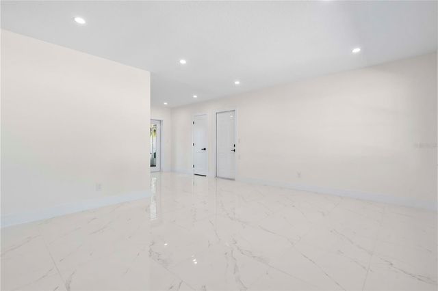 8014 W COMANCHE AVENUE, Tampa, FL 33615