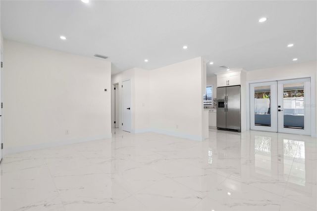 8014 W COMANCHE AVENUE, Tampa, FL 33615