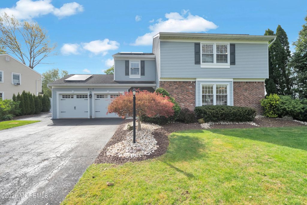 55 Alexandria Drive, Manalapan, NJ 07726