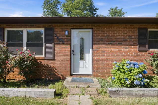 2405 2nd Street, Statesville, NC 28677