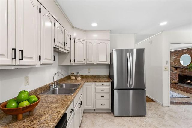 3406 Navaho Trail SE, Smyrna, GA 30080