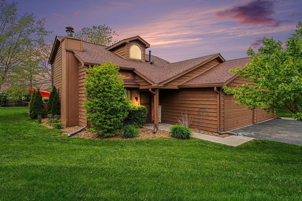 1895 Orchard Court, Crown Point, IN 46307