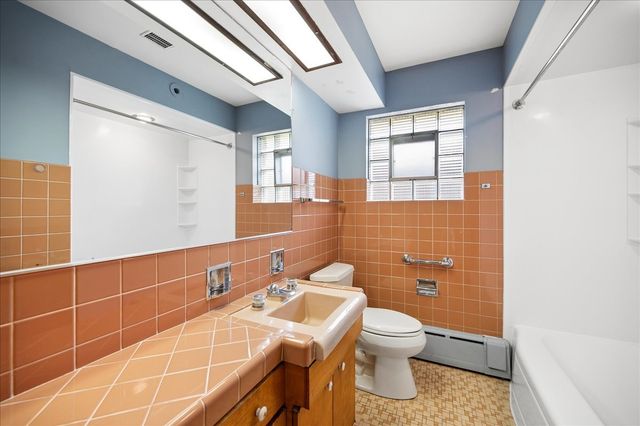 2648 Western Avenue, Highland Park, IL 60035
