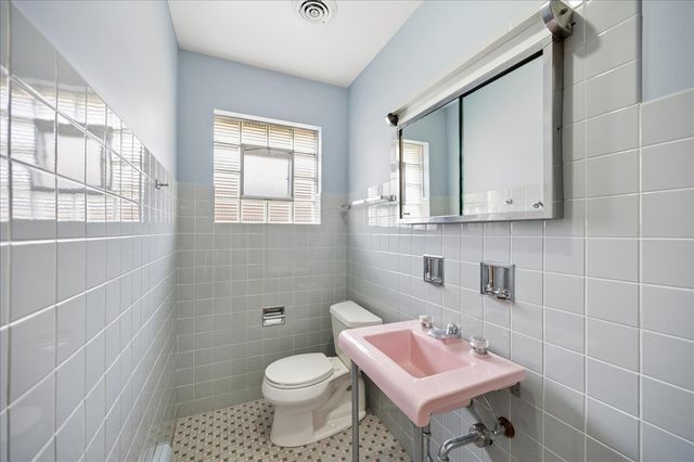 2648 Western Avenue, Highland Park, IL 60035