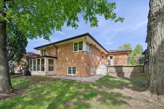 2648 Western Avenue, Highland Park, IL 60035