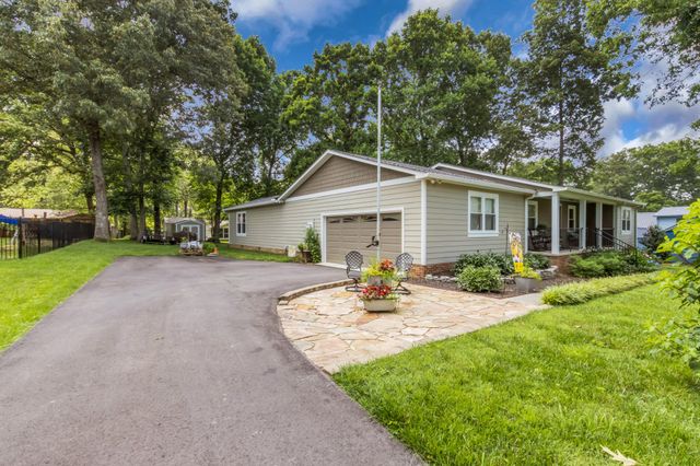 715 Wanda Ln, Tullahoma, TN 37388