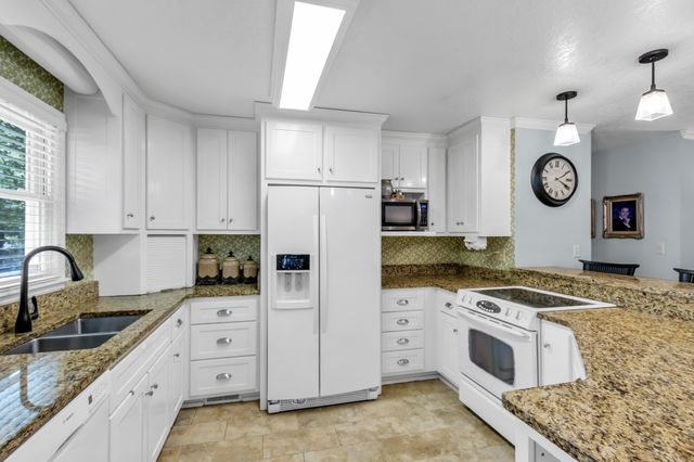 715 Wanda Ln, Tullahoma, TN 37388