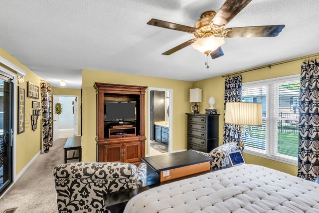715 Wanda Ln, Tullahoma, TN 37388