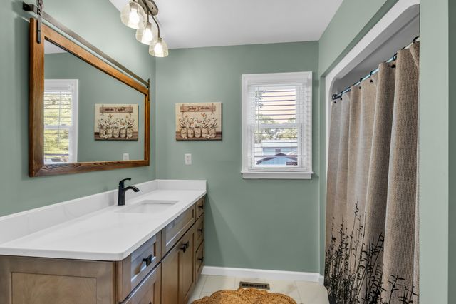 715 Wanda Ln, Tullahoma, TN 37388