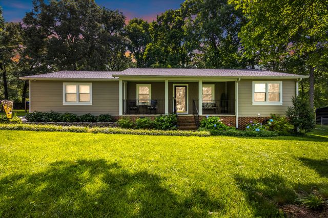 715 Wanda Ln, Tullahoma, TN 37388