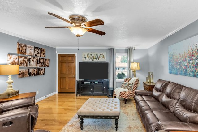 715 Wanda Ln, Tullahoma, TN 37388