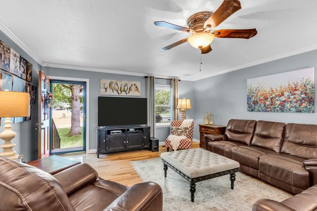 715 Wanda Ln, Tullahoma, TN 37388