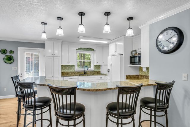 715 Wanda Ln, Tullahoma, TN 37388